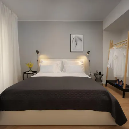 Sea View 100m To Parking 3 Bedrooms Private Garden Apartment Pula