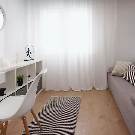 Apartment Sea View 100m To Parking 3 Bedrooms Private Garden *