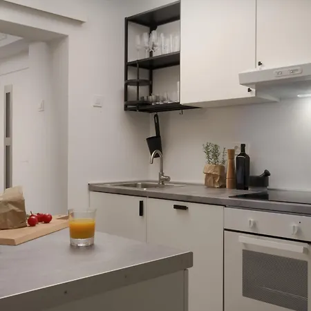 Sea View 100m To Parking 3 Bedrooms Private Garden Apartment Pula
