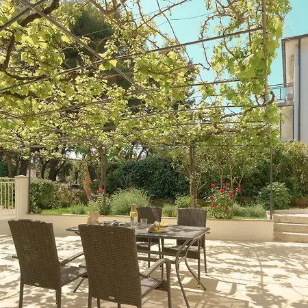 Sea View 100m To Parking 3 Bedrooms Private Garden * Pula