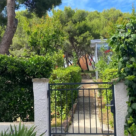 Apartment Sea View 100m To Parking 3 Bedrooms Private Garden *